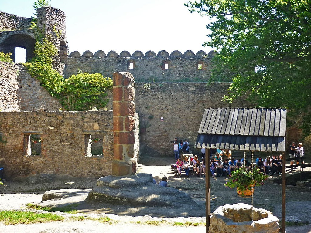 Zwiedzanie zamku Chojnik