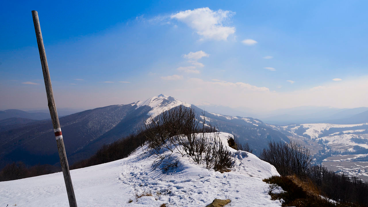 Widok na Połoninę Caryńską Widok na Połoninę Caryńską
